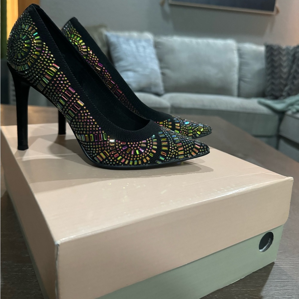 Thalia Sodi size 5 pumps